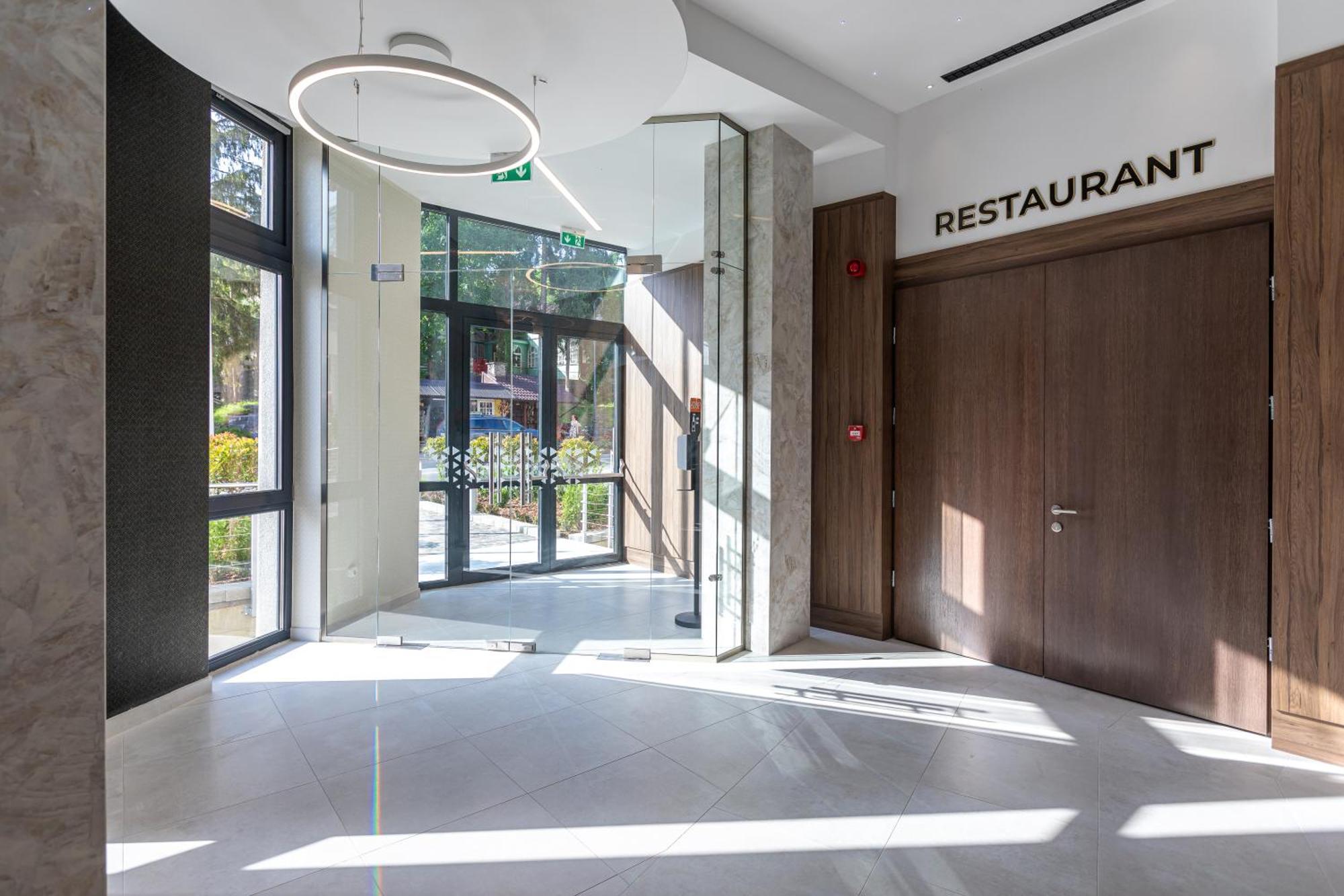 Crystal Wellness & Superior Hotel